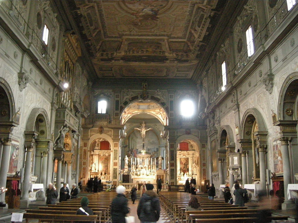 Impresionante vista interior de la Iglesia de Ognissanti  - Autor