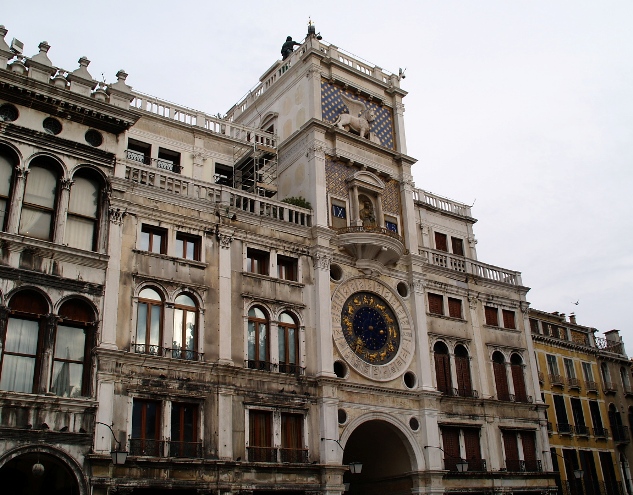 Torre del Reloj (Torre dell’Orologio)