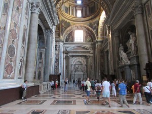 Interiores de la Basílica de San Pedro.