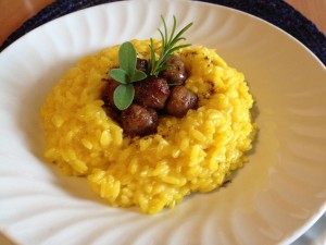 Risotto alla milanese, plato típico de Milán.