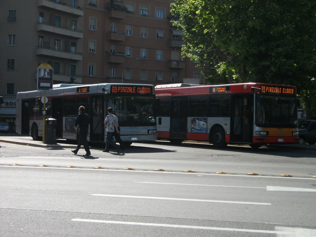 Autobuses En Roma Viajar A Italia
