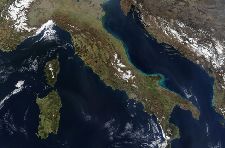 Imagen satelital de Italia en Marzo de 2003