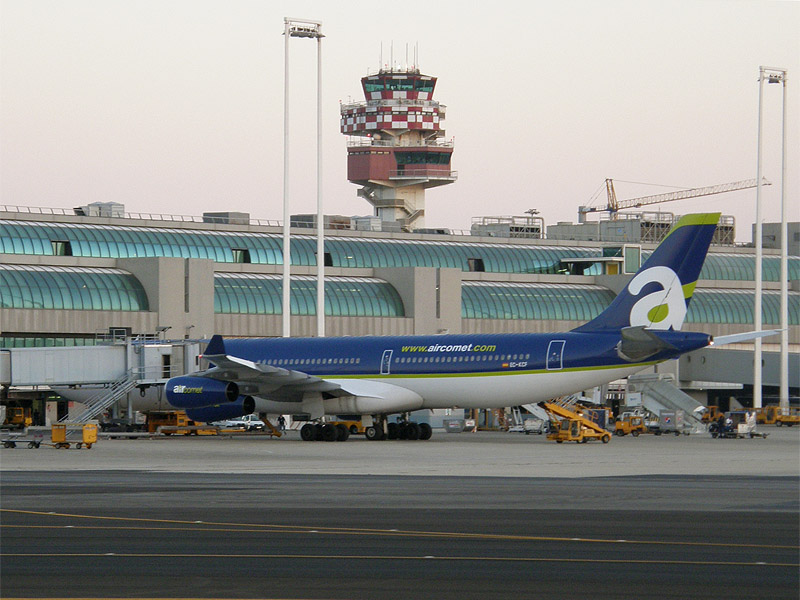 Fco airport. Ватикан аэропорт. Аэропорт Рим.