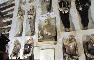 Lo que debes saber del Cementerio de los Capuchinos